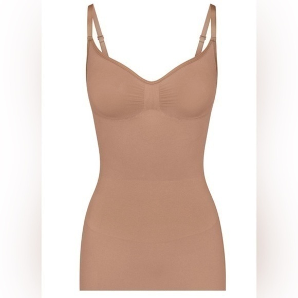 Skims Seamless Sculpt Slip Dress - Picture 4 of 8